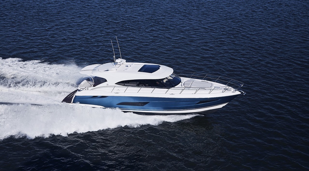Riviera 5400 Sport Yacht