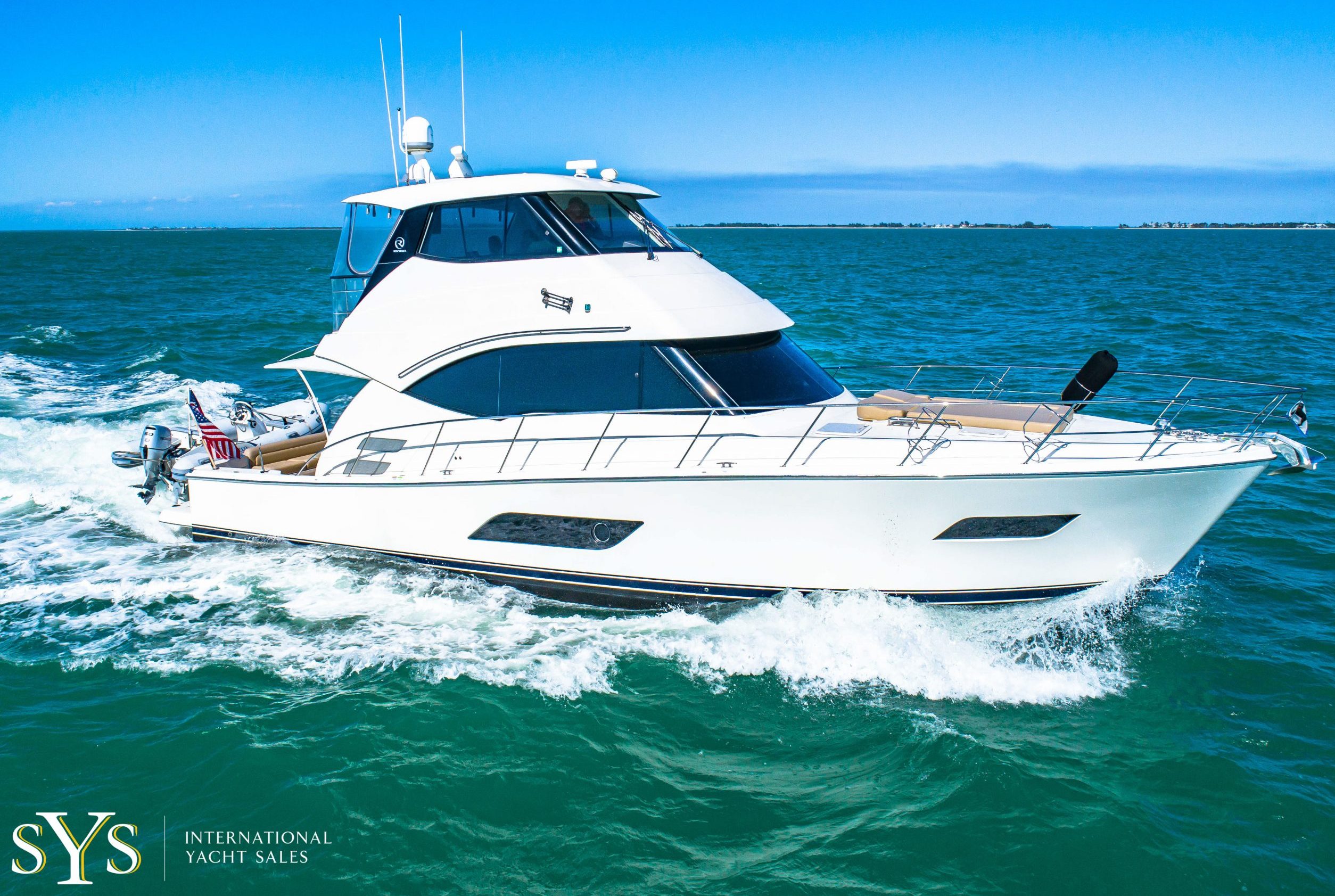 2016 52 riviera enclosed flybridge firefly